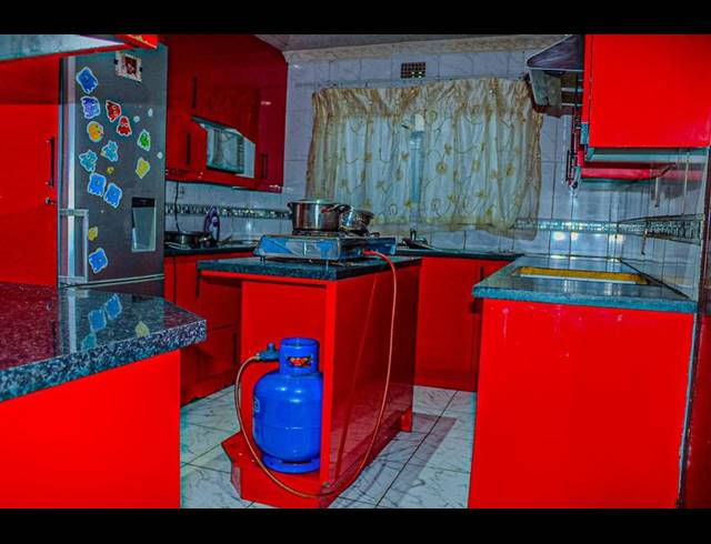 3 BEDROOM HOUSE FOR SALE IN TEMBISA